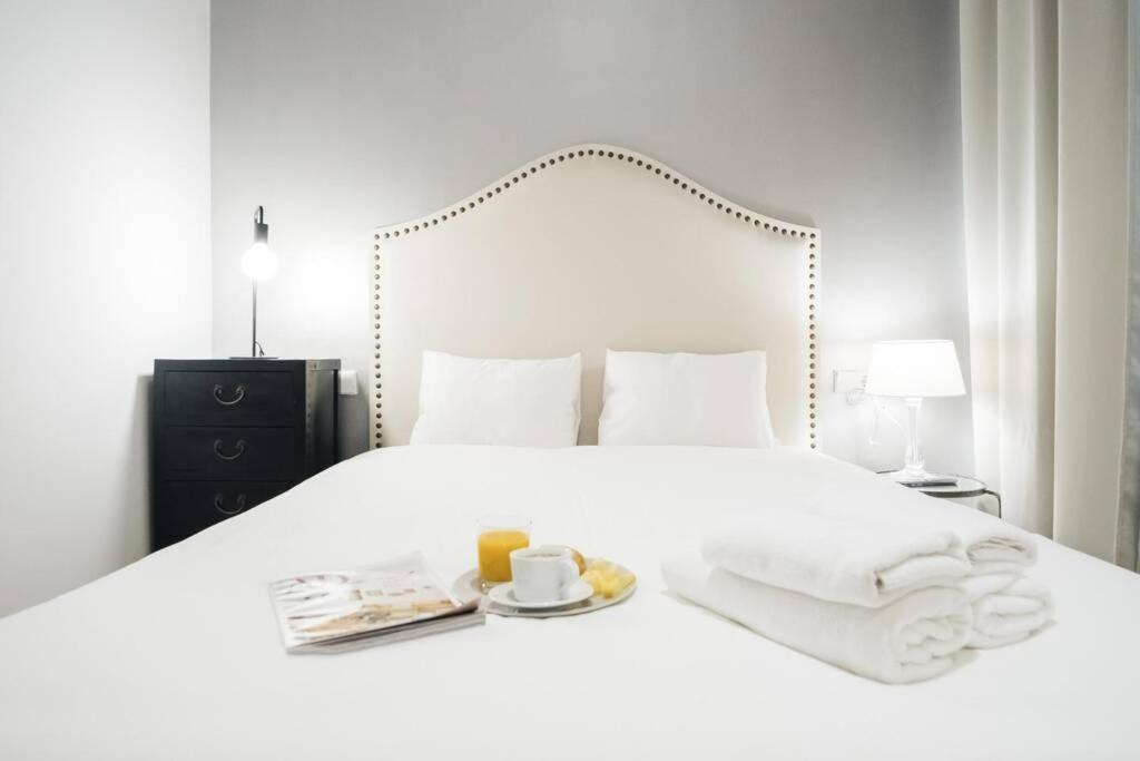 Apartamentos Plaza De Pedro Zerolo III Madrid Esterno foto