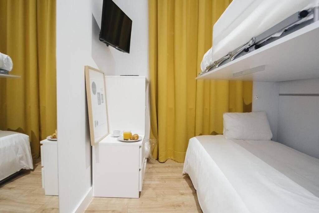 Apartamentos Plaza De Pedro Zerolo III Madrid Esterno foto