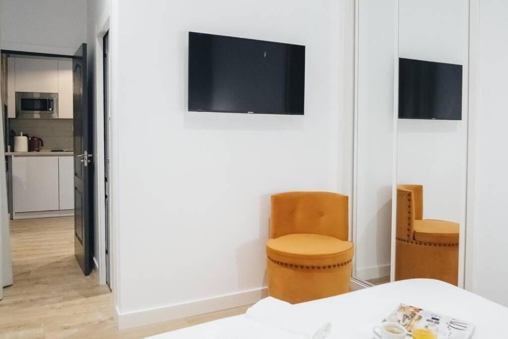 Apartamentos Plaza De Pedro Zerolo III Madrid Esterno foto